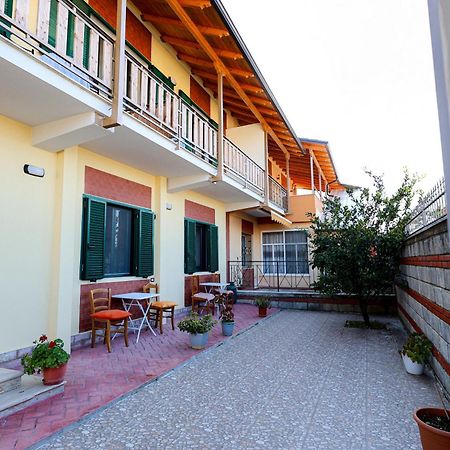 Casa La Pieve Acomodação com café da manhã Berati Exterior foto
