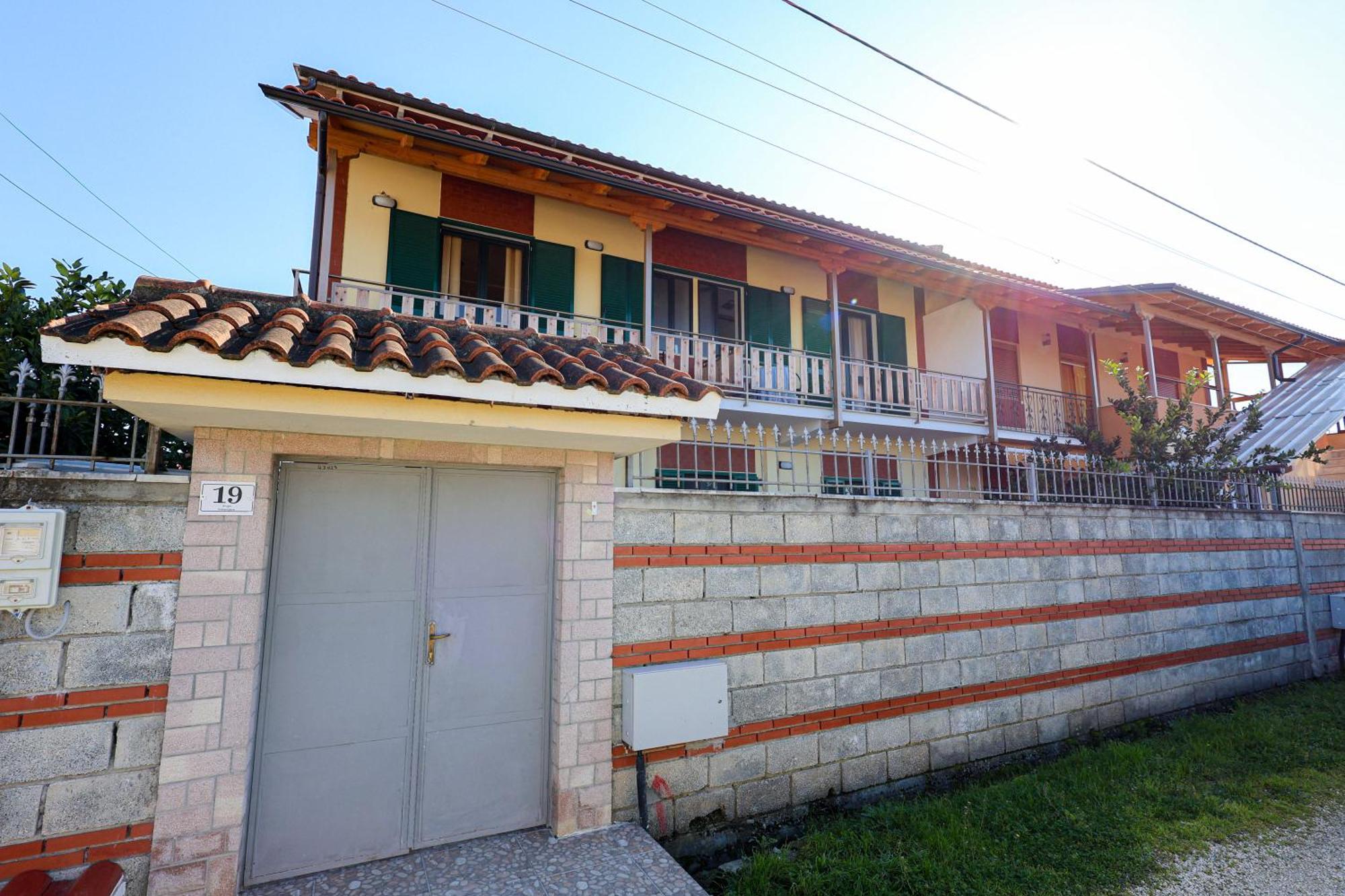 Casa La Pieve Acomodação com café da manhã Berati Exterior foto